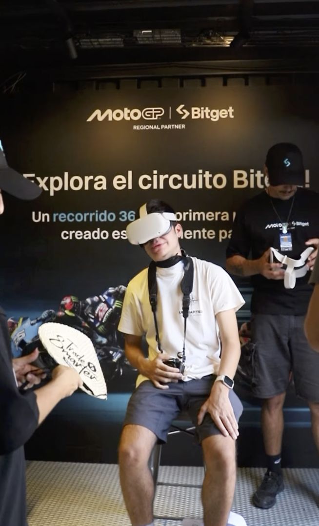 VR experience circuit tour